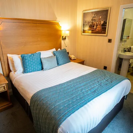 Park Hall Hotel And Spa Wolverhampton-3