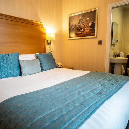 Park Hall Hotel And Spa Wolverhampton-2